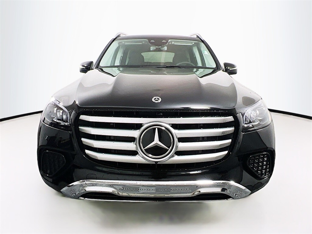 2025 Mercedes Benz GLS 450 4MATIC photo 2