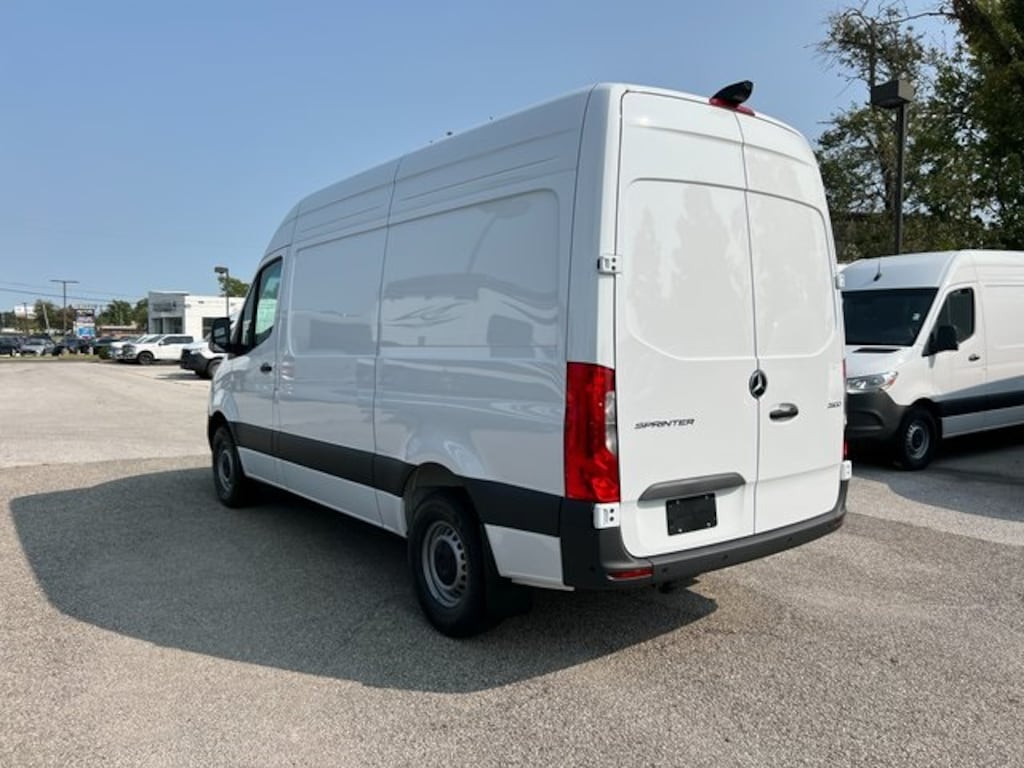New 2025 Mercedes-Benz Sprinter 2500 Standard Roof 4-Cyl Diesel Van Cargo Van