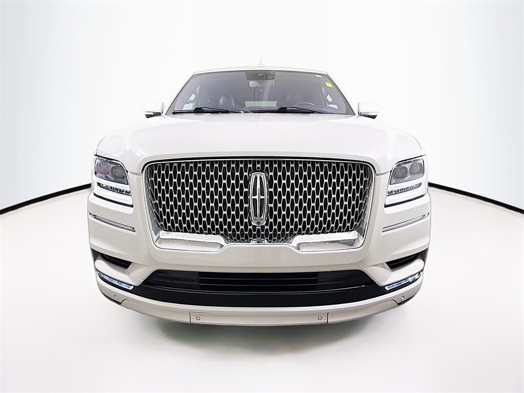 2020 Lincoln Navigator L Reserve photo 2