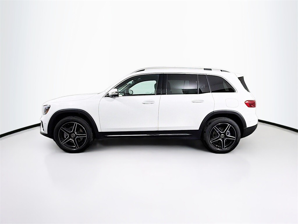 2026 Mercedes Benz GLB 250 4MATIC photo 3