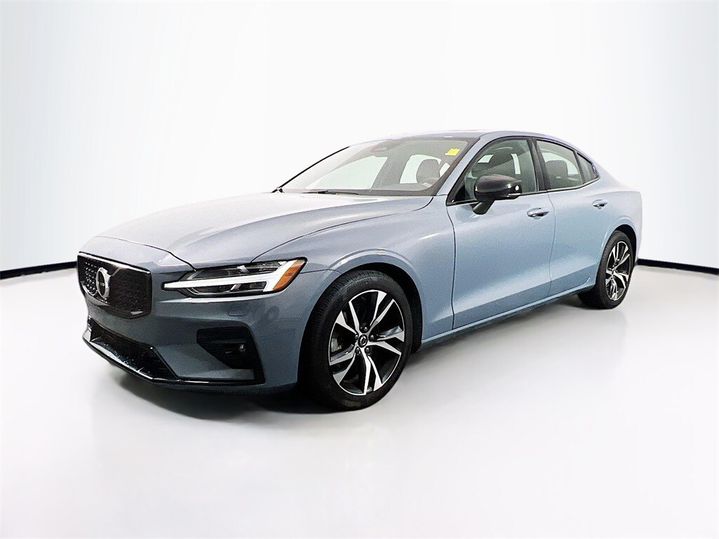 2023 Volvo S60 B5 Core photo 3