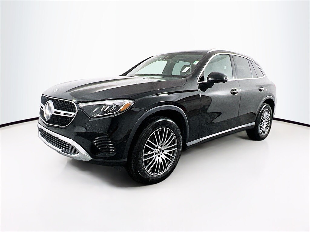 2025 Mercedes Benz GLC 300 4MATIC photo 3