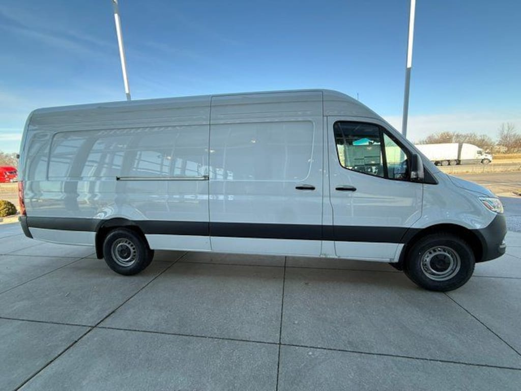 New 2025 Mercedes-Benz Sprinter 2500 High Roof 4-Cyl Diesel HO Van Extended Cargo Van