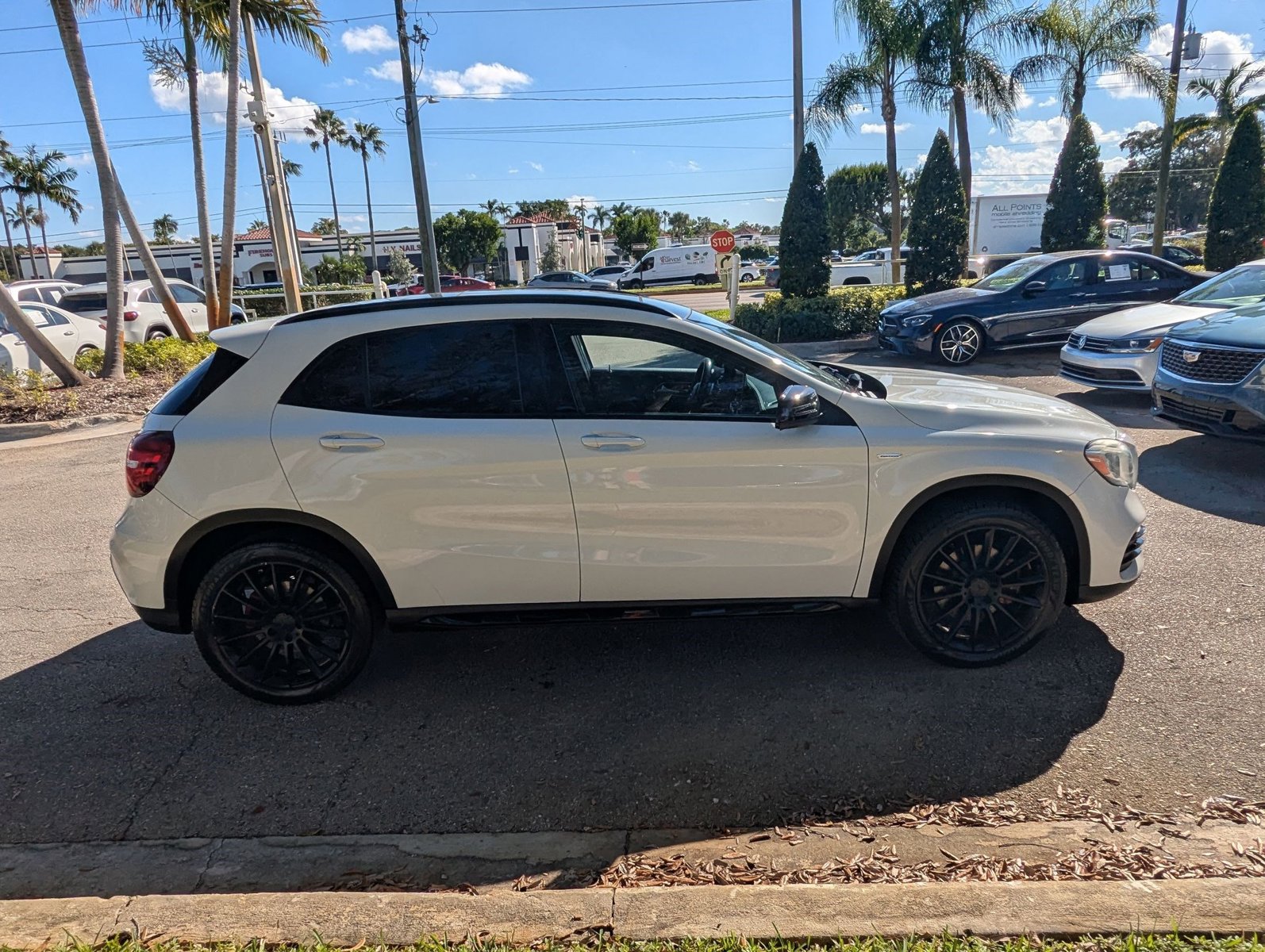2018 Mercedes Benz GLA 250 4MATIC photo 4