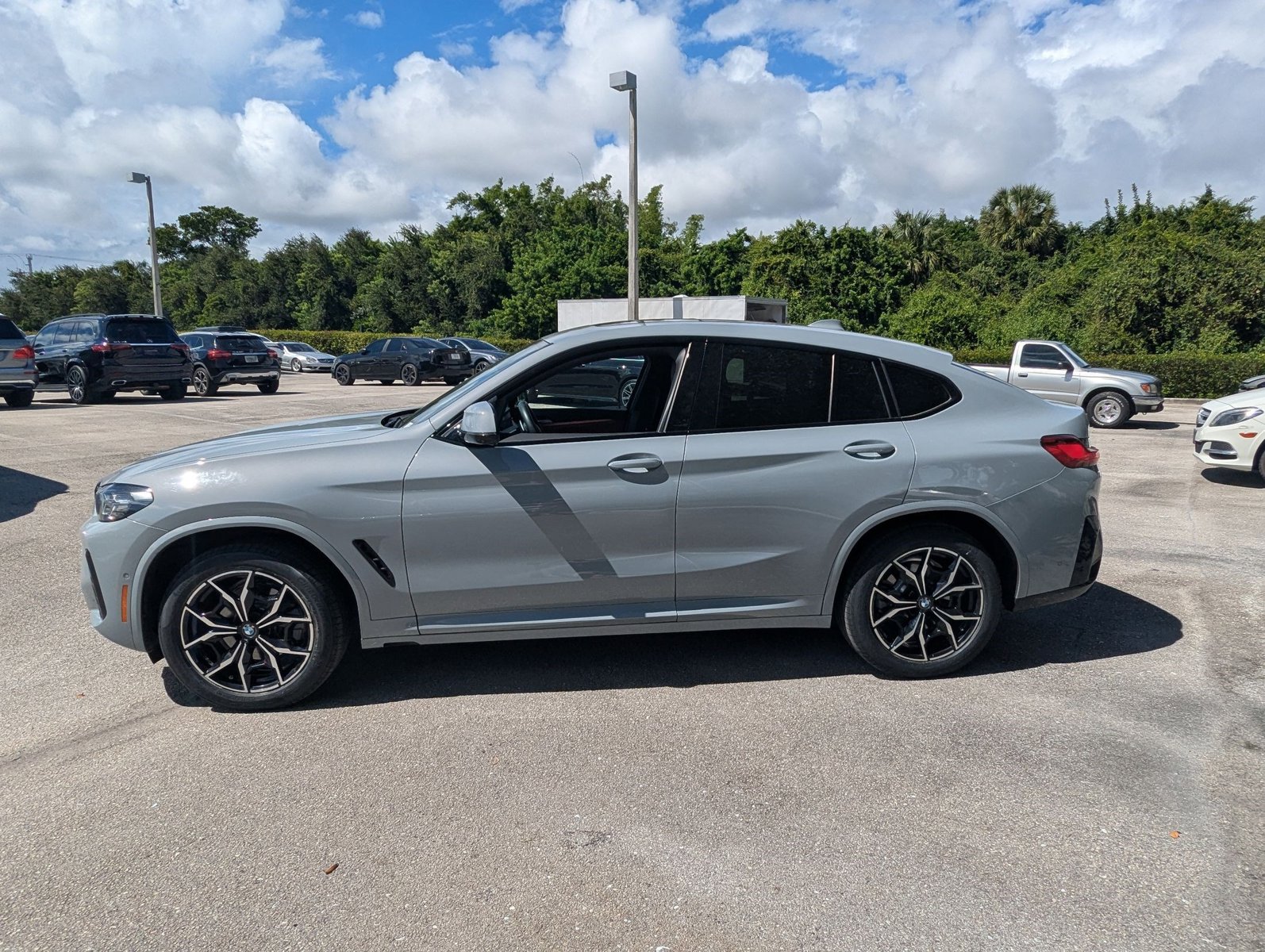2024 Bmw X4 xDrive30i photo 2