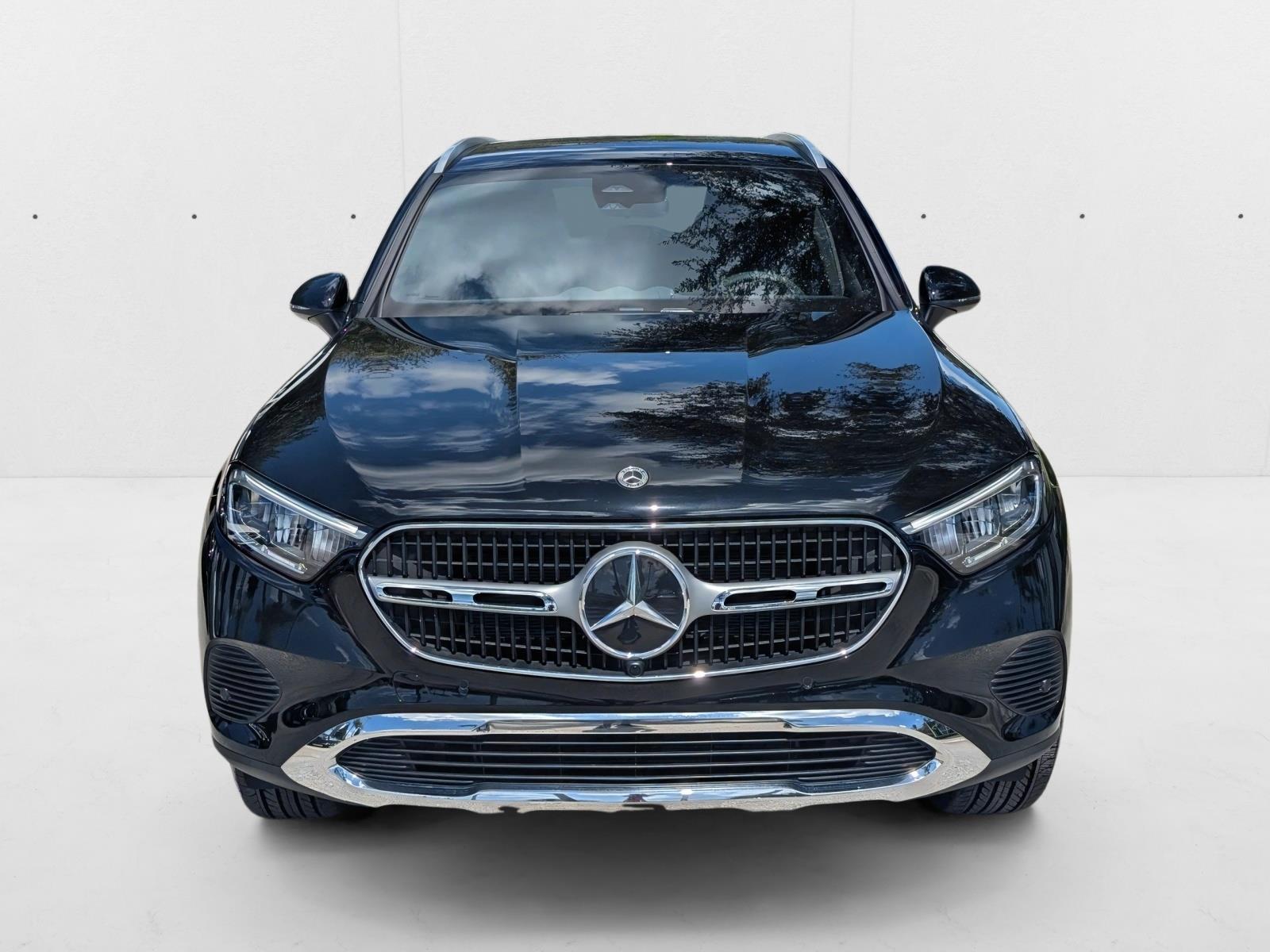 2025 Mercedes Benz GLC 300 4MATIC photo 2