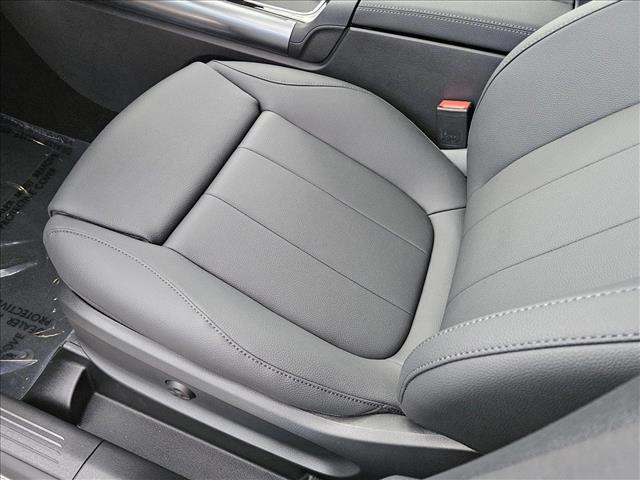 2025 Mercedes Benz GLA 250 photo 4