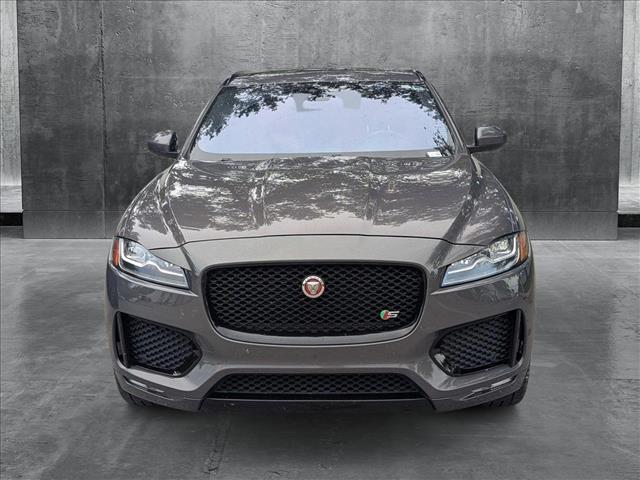 2017 Jaguar F-PACE S photo 2
