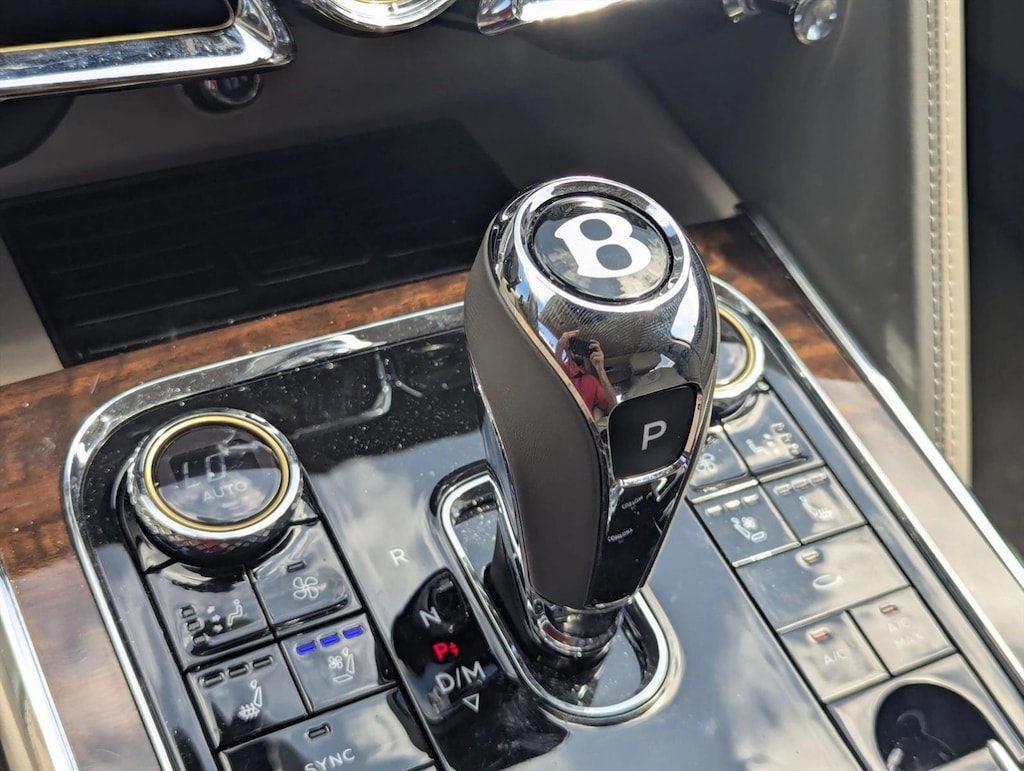 Used 2023 Bentley Flying Spur V6 Sedan