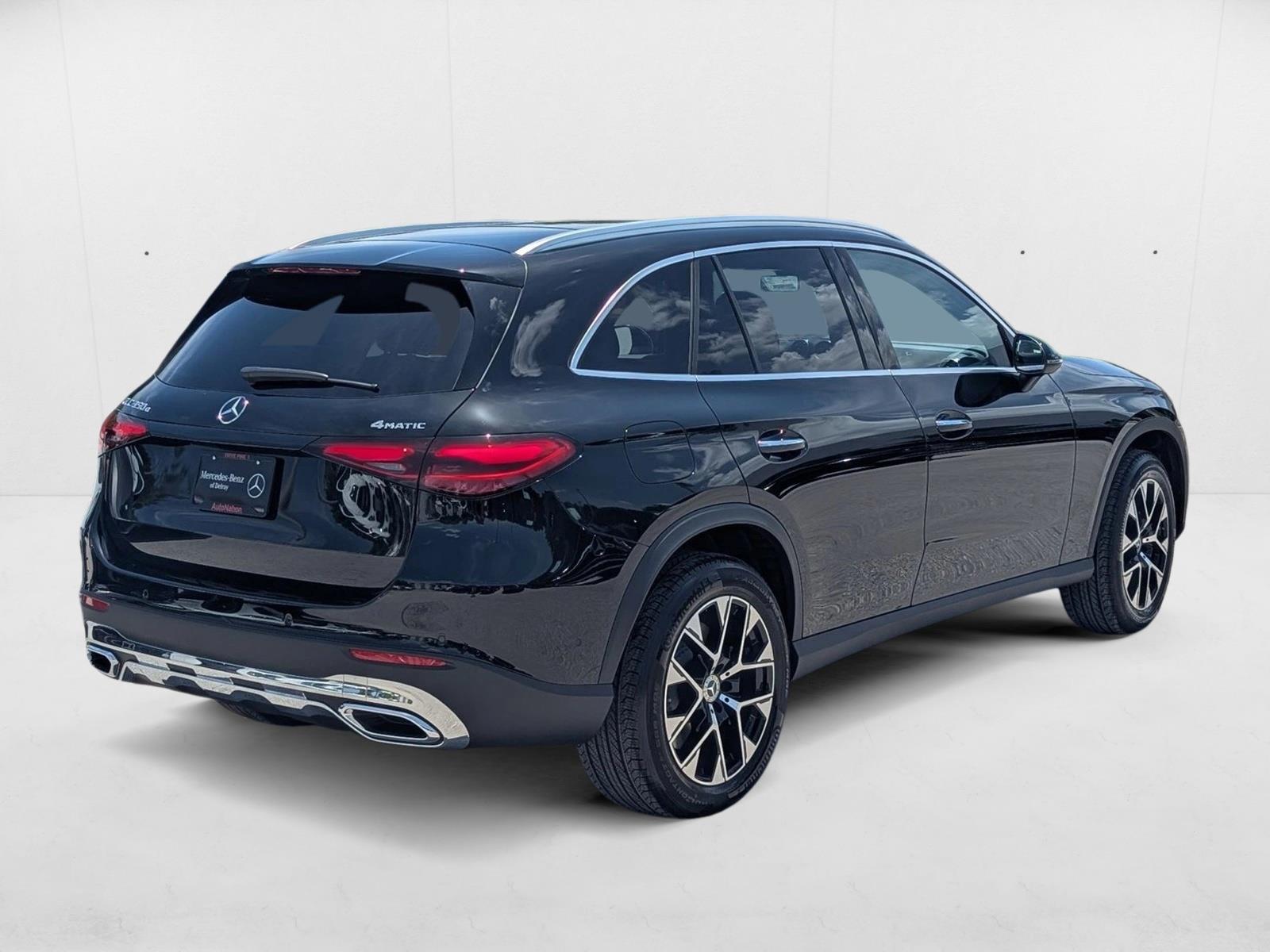 2026 Mercedes Benz GLC 350e 4MATIC photo 2