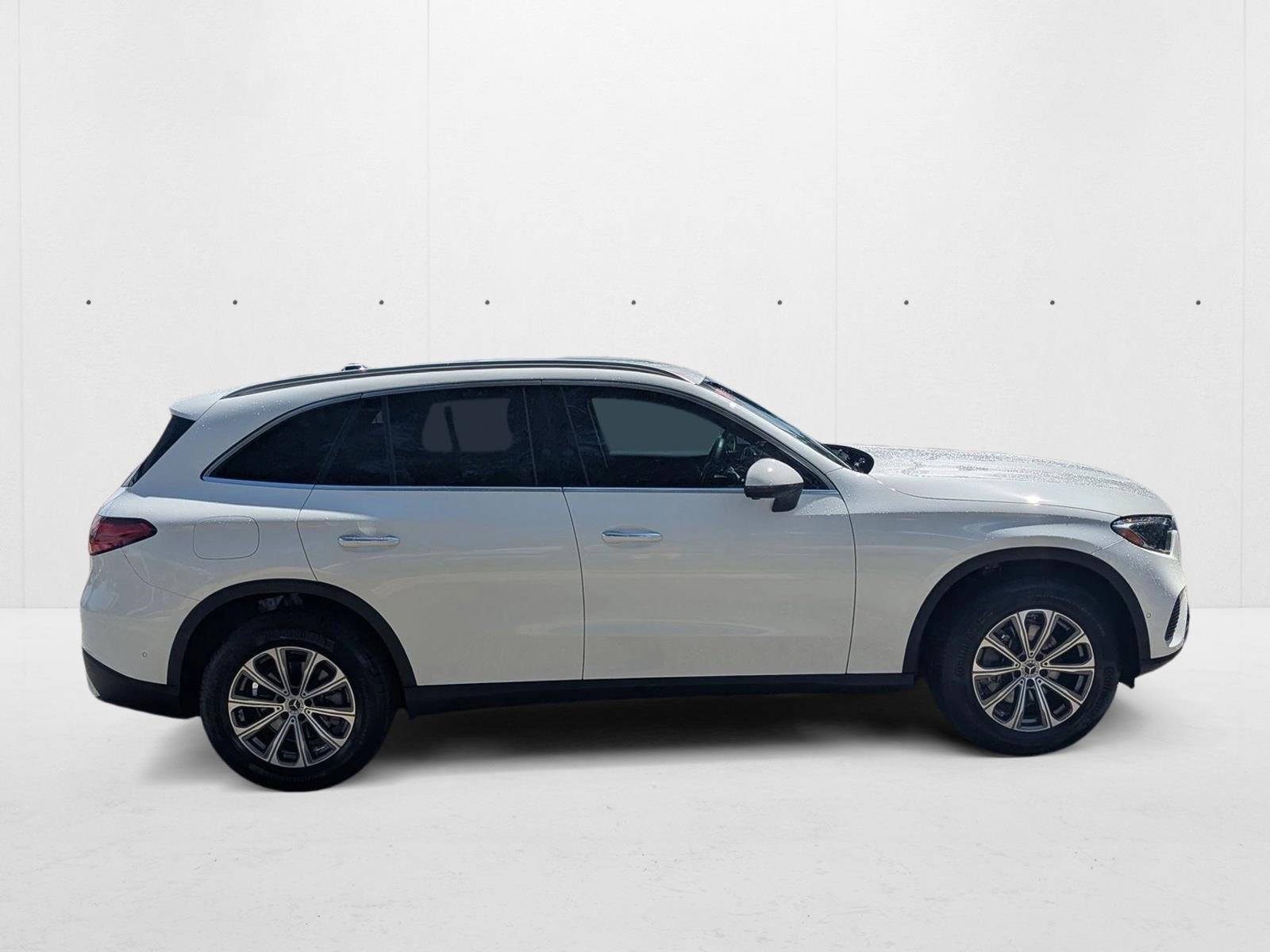 2025 Mercedes Benz GLC 300 4MATIC photo 4