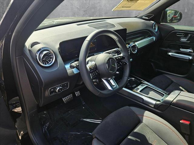 2025 Mercedes Benz GLB AMG 35 4MATIC photo 3