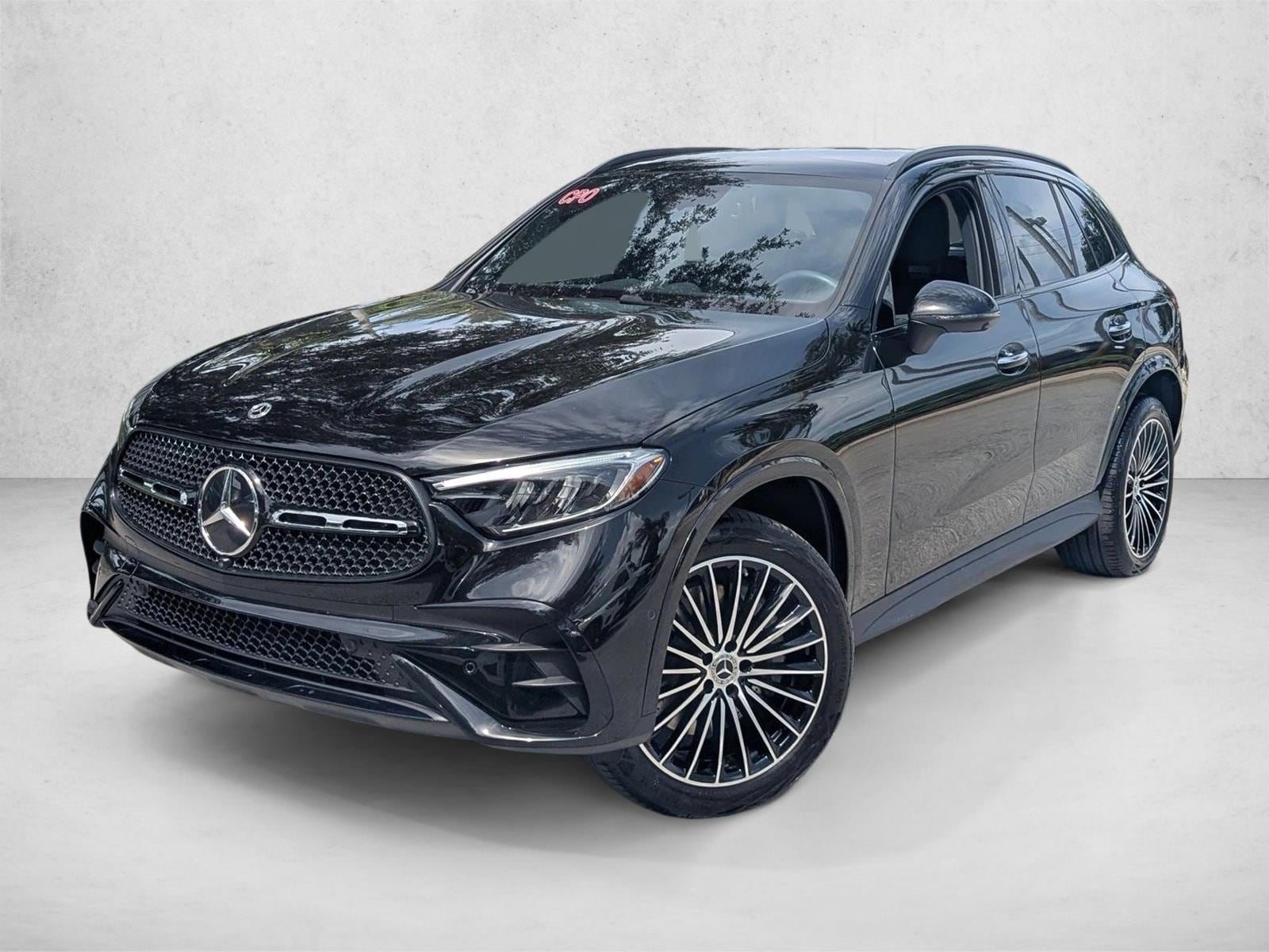 2026 Mercedes-Benz GLC GLC 300's photo