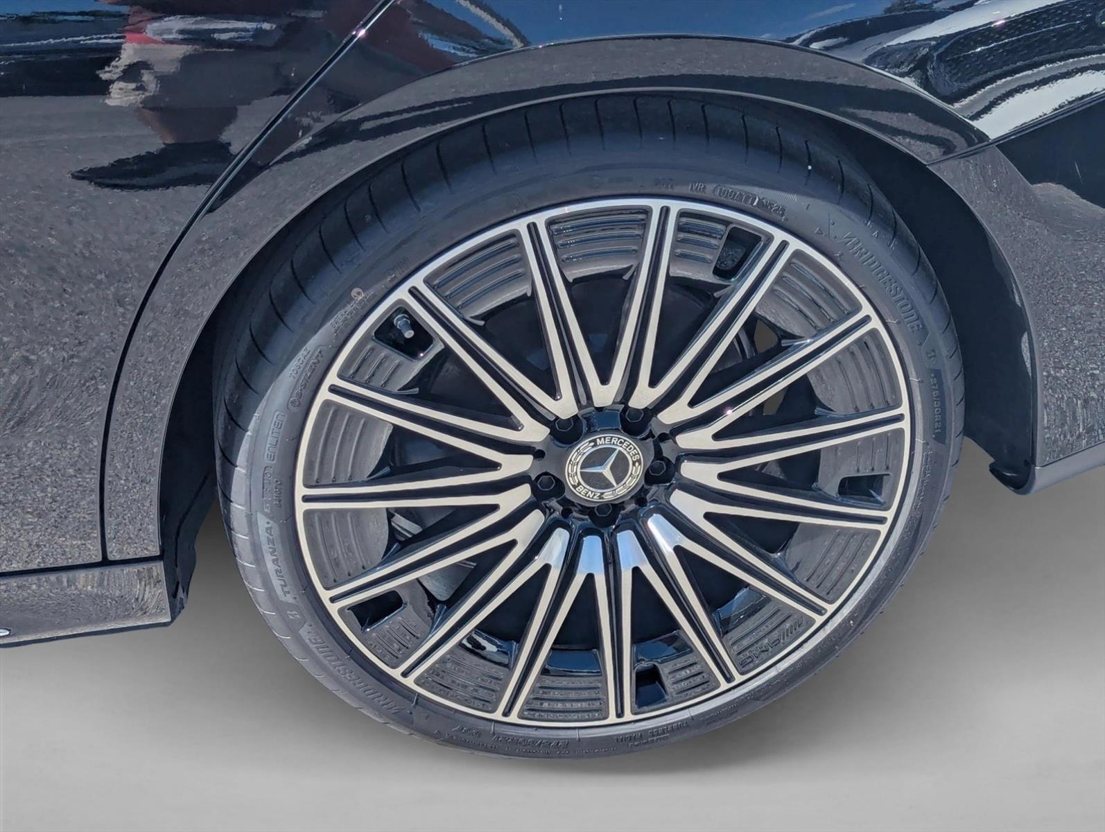 2026 Mercedes-Benz E-Class E350 - Photo 9