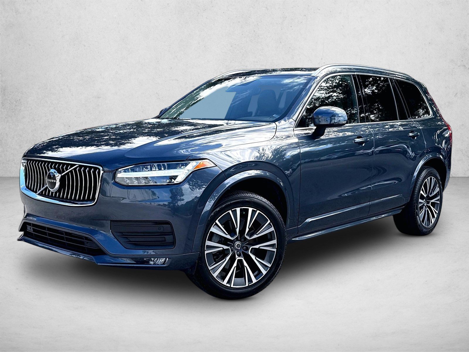 2022 Volvo XC90 Momentum