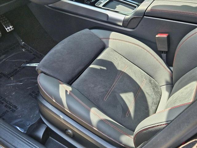 2025 Mercedes Benz GLB AMG 35 4MATIC photo 4