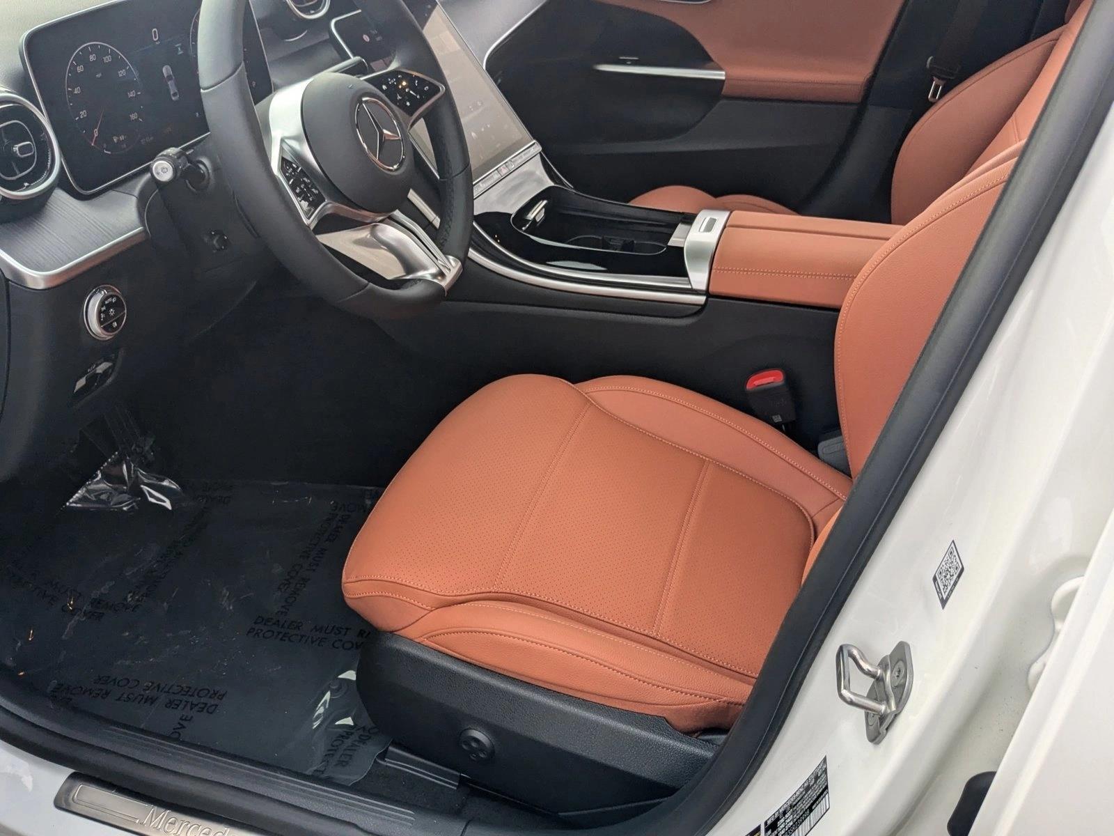 2025 Mercedes Benz C 300 Sedan photo 4