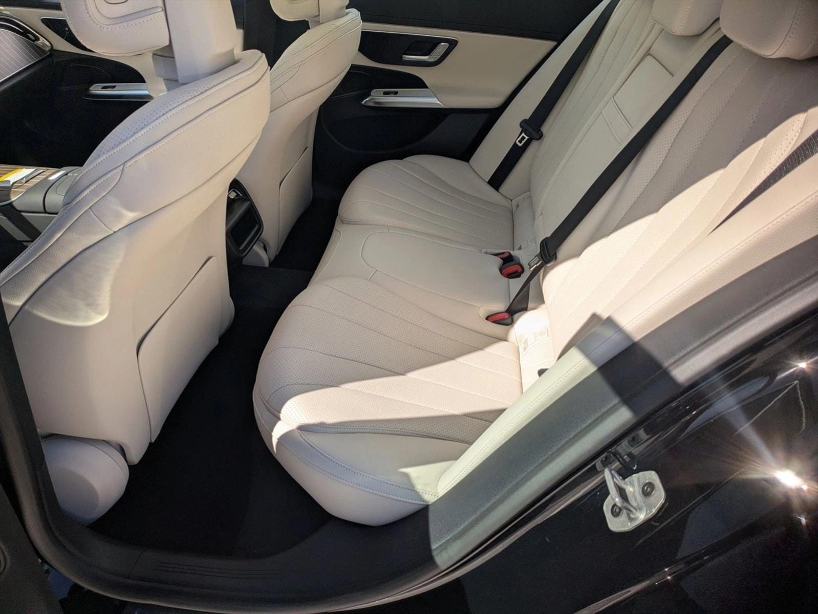 2026 Mercedes-Benz E-Class E350 - Photo 13