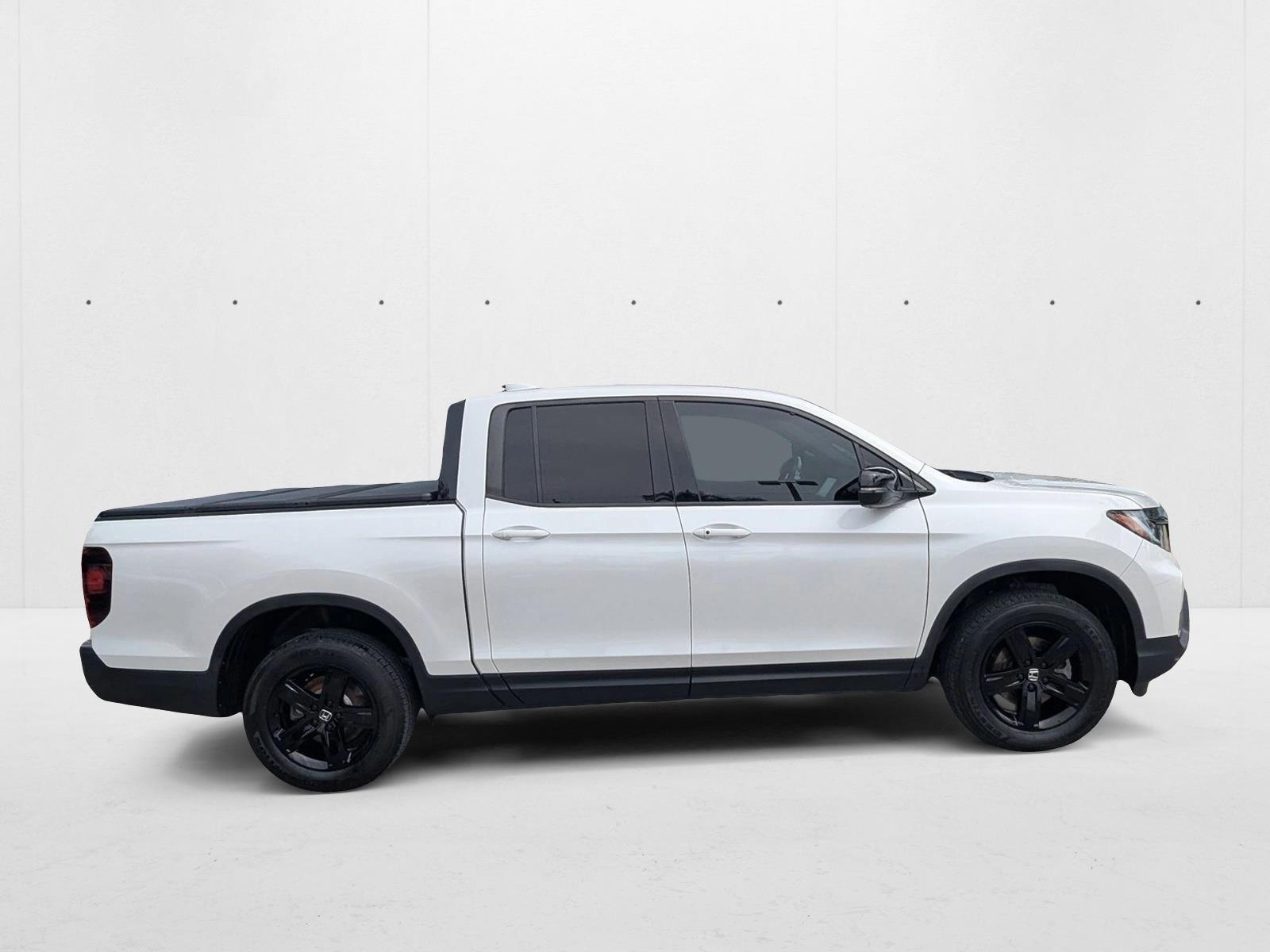 2021 Honda Ridgeline Black Edition photo 4