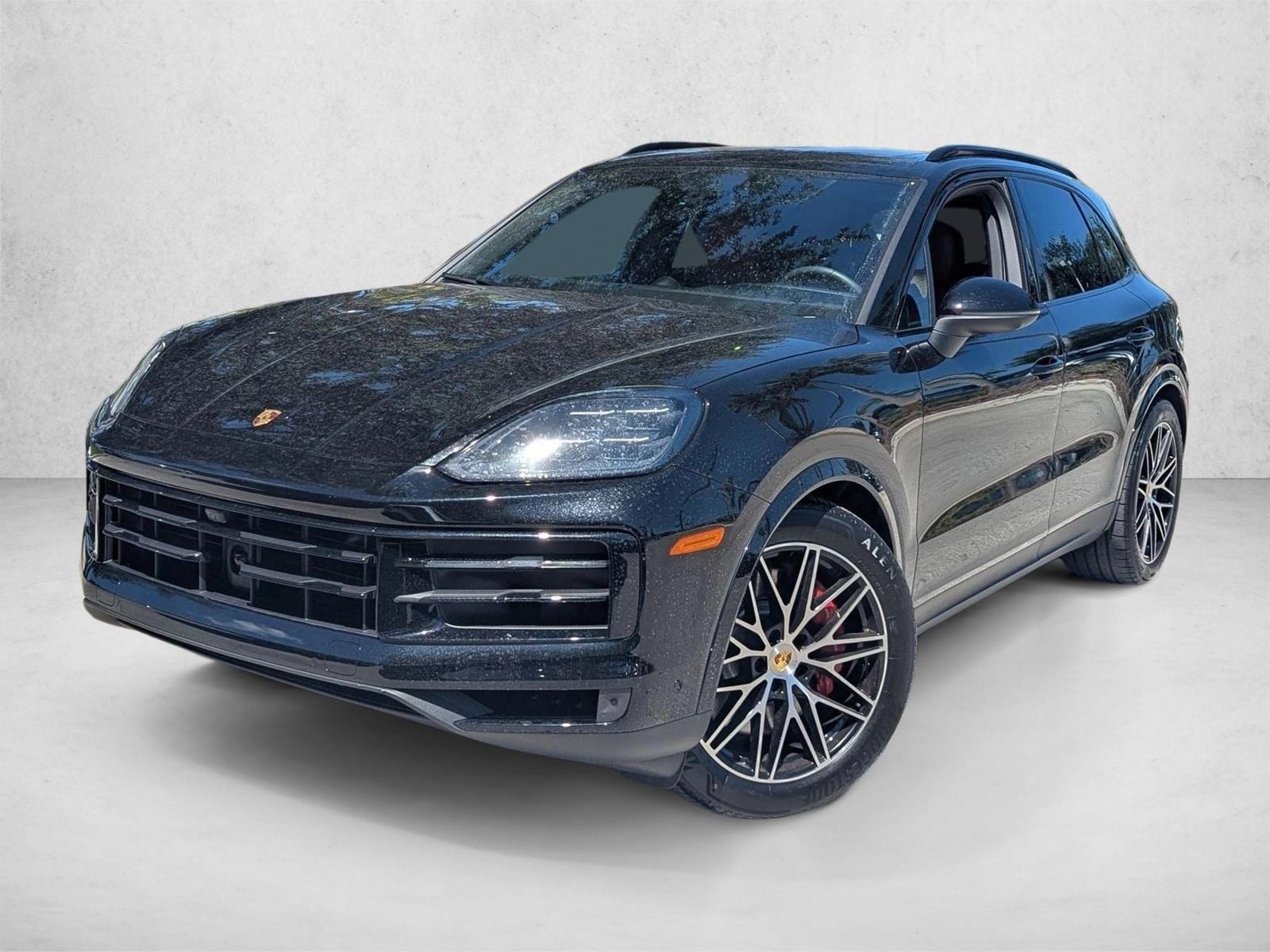 2024 Porsche Cayenne S's photo