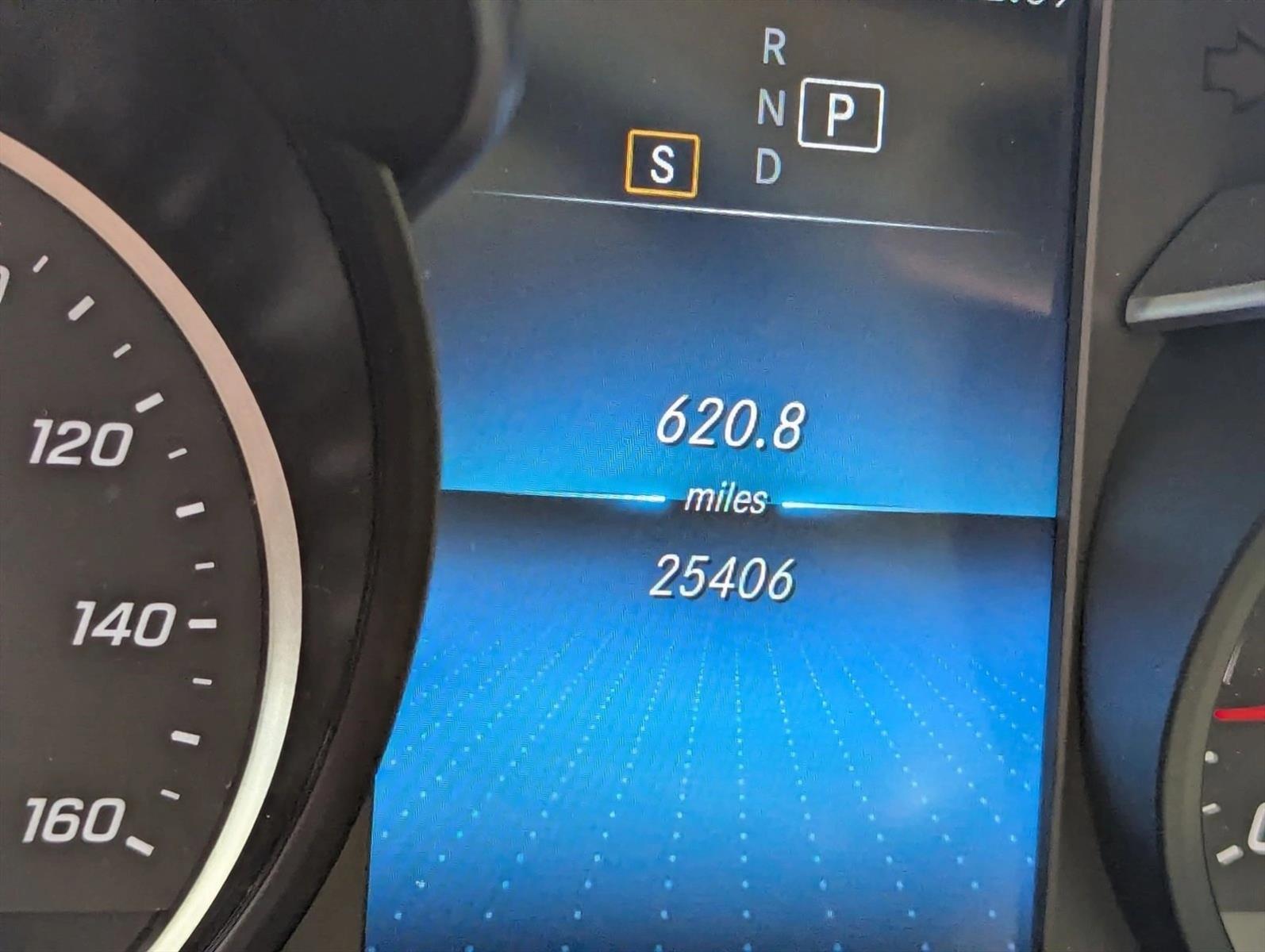 2021 Mercedes Benz GLC 300 4MATIC photo 2