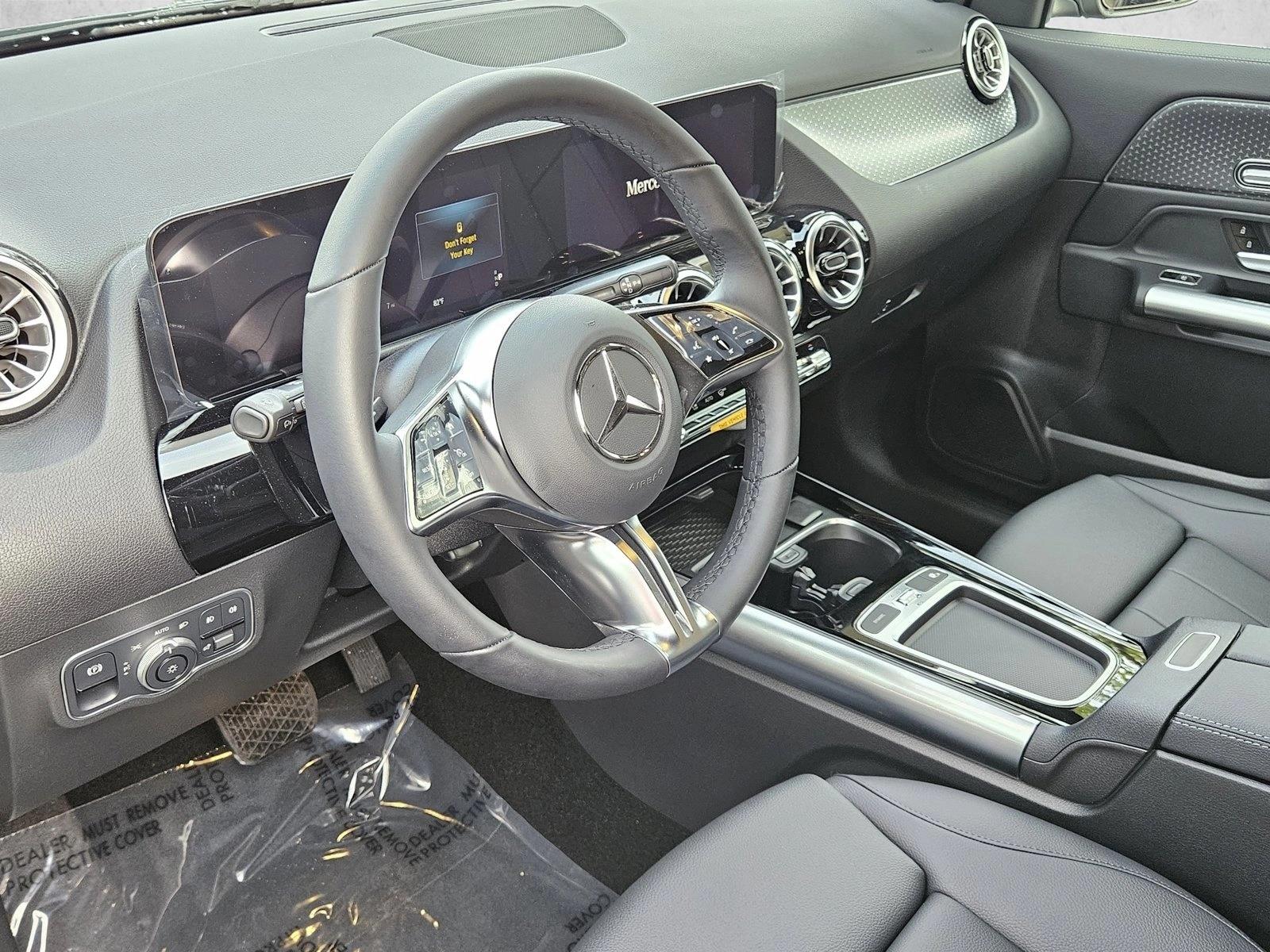 2025 Mercedes Benz GLA 250 photo 3
