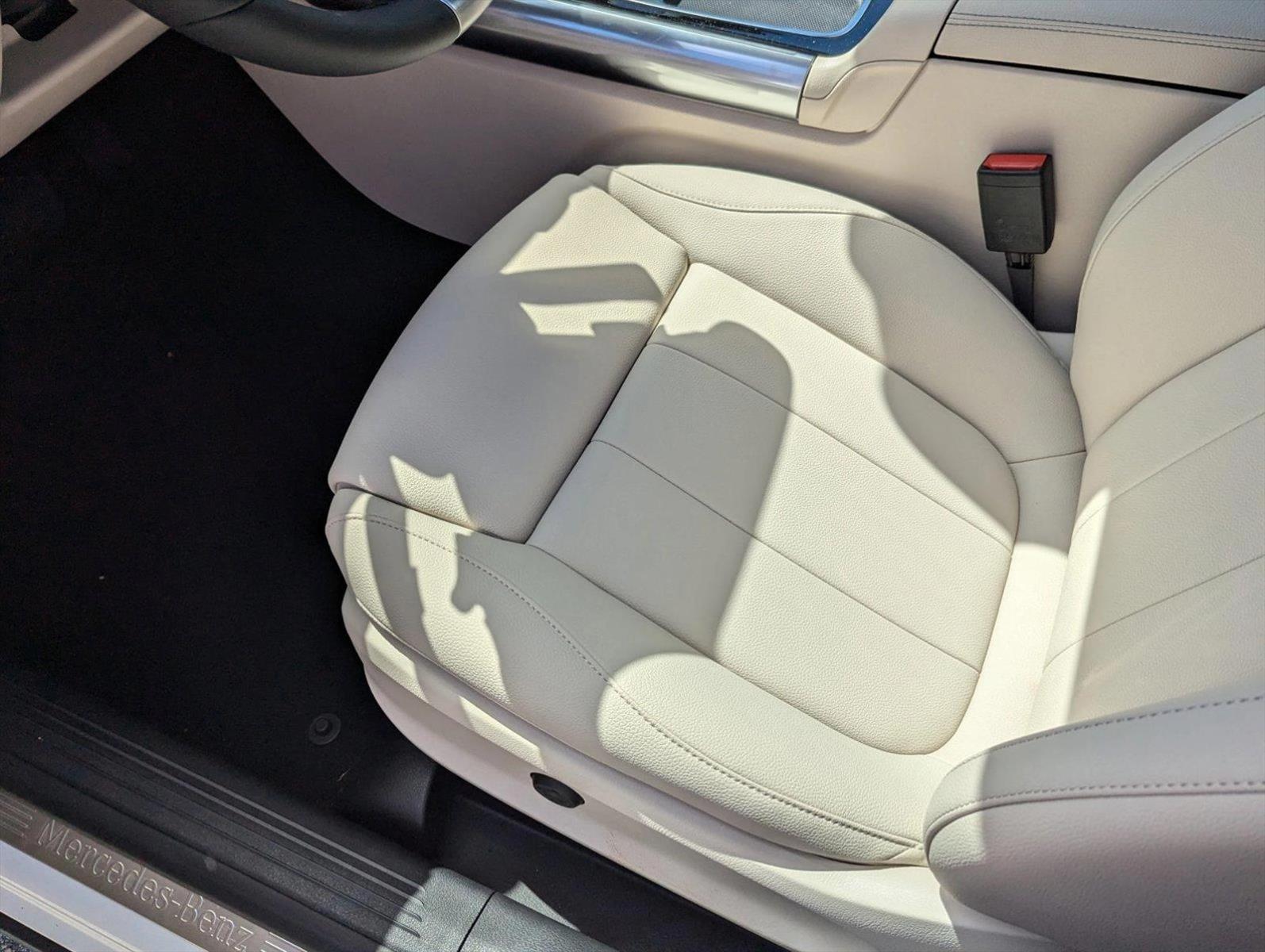 2025 Mercedes Benz GLA 250 photo 4