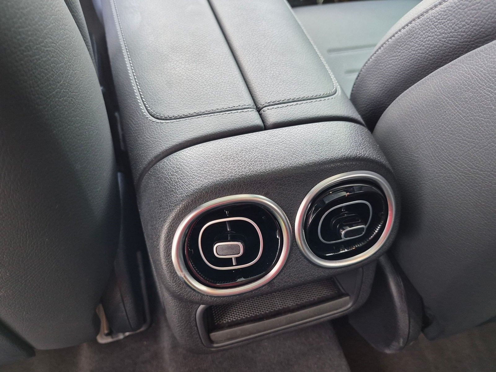 2026 Mercedes-Benz GLC Base - Photo 17