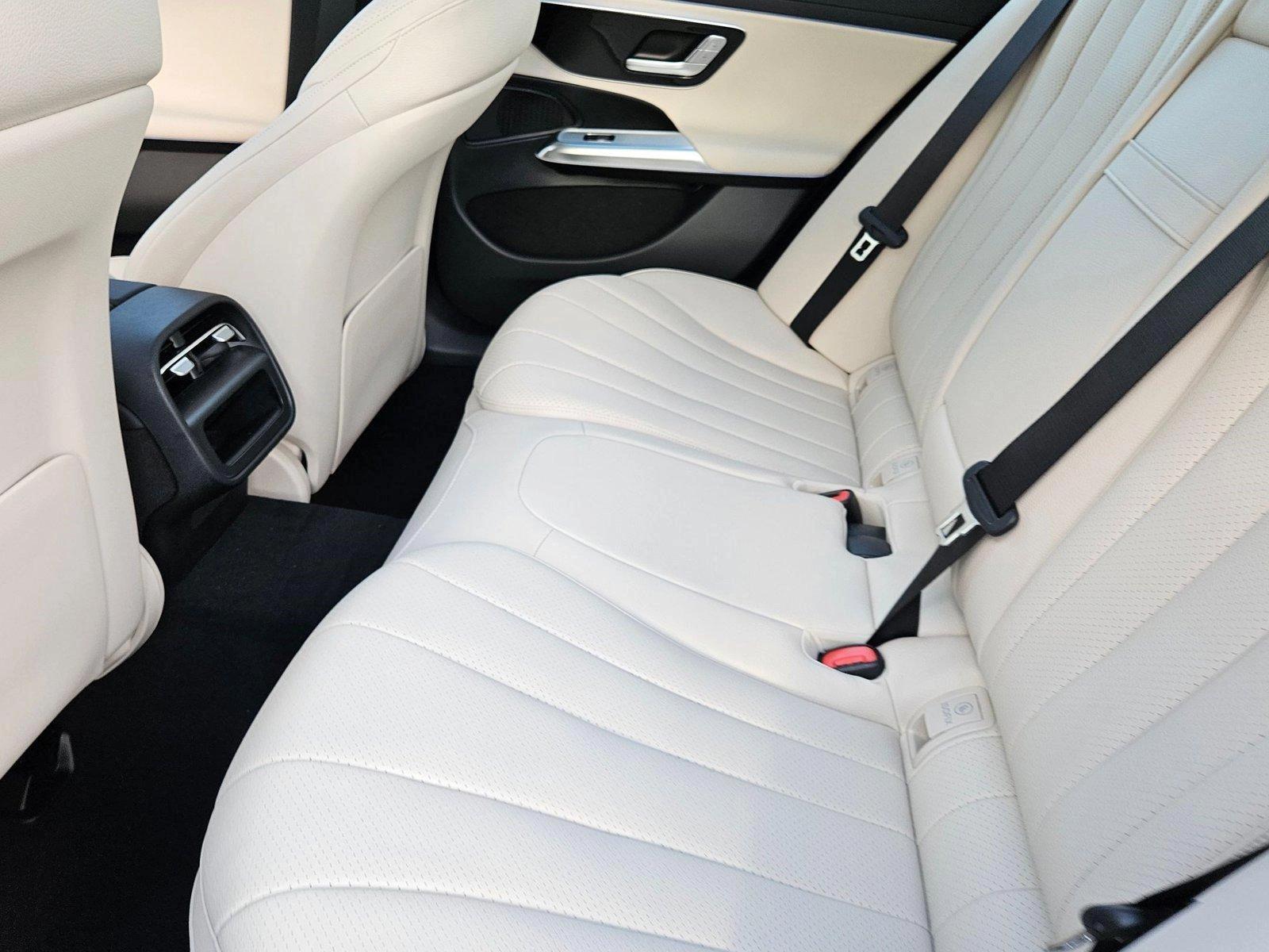 2025 Mercedes-Benz E-Class E350 - Photo 15