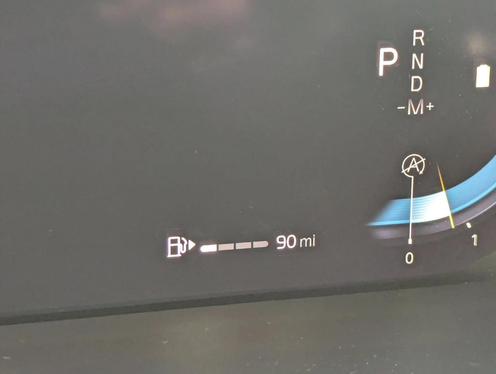 Used 2023 Volvo XC40 B5 AWD Plus Dark SUV