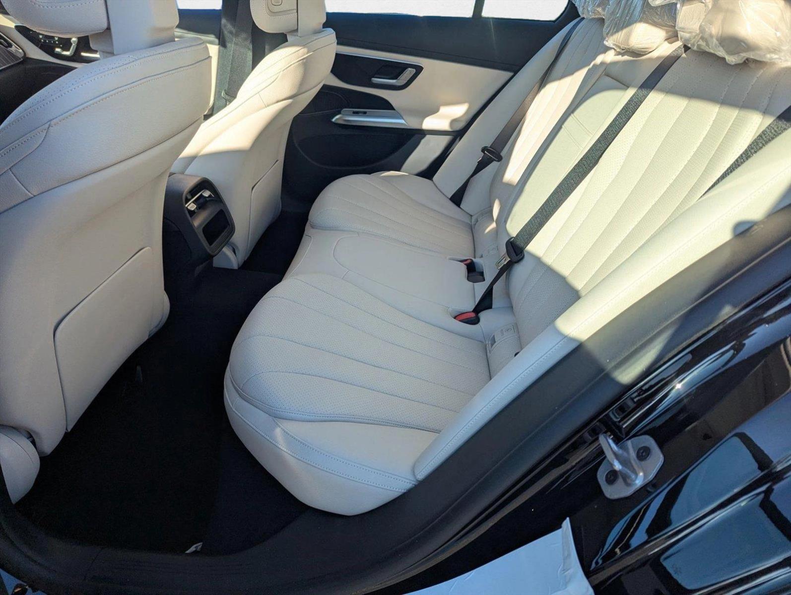 2025 Mercedes-Benz E-Class E350 - Photo 13