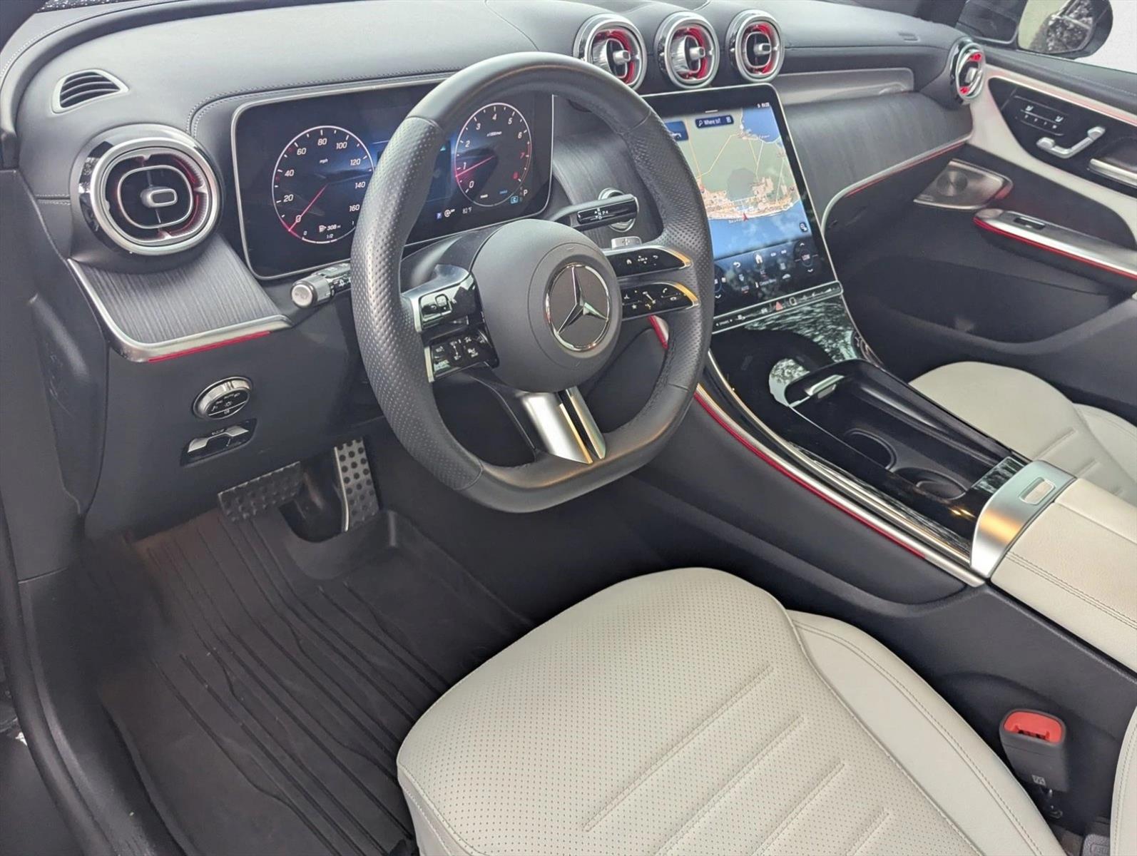 2025 Mercedes Benz GLC 300 photo 3