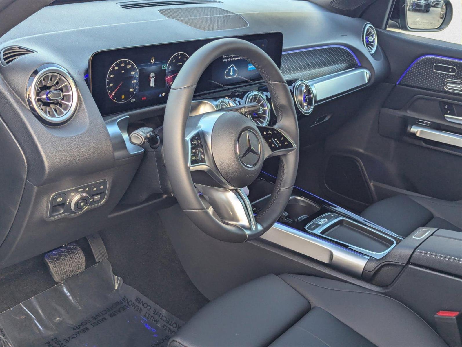 2025 Mercedes Benz GLB 250 photo 3