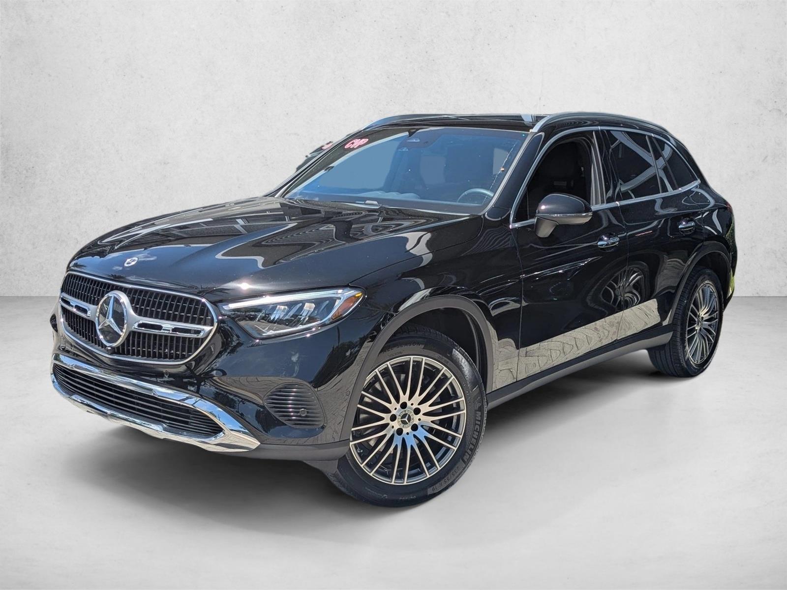 2026 Mercedes-Benz GLC GLC 300's photo