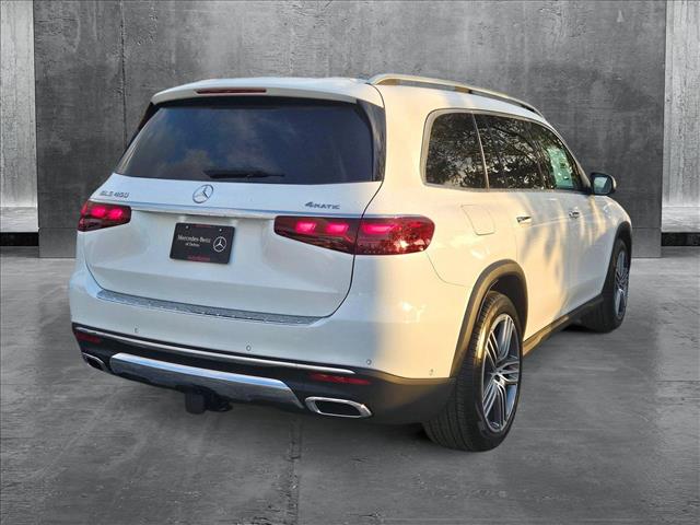 2025 Mercedes Benz GLS 450 4MATIC photo 2