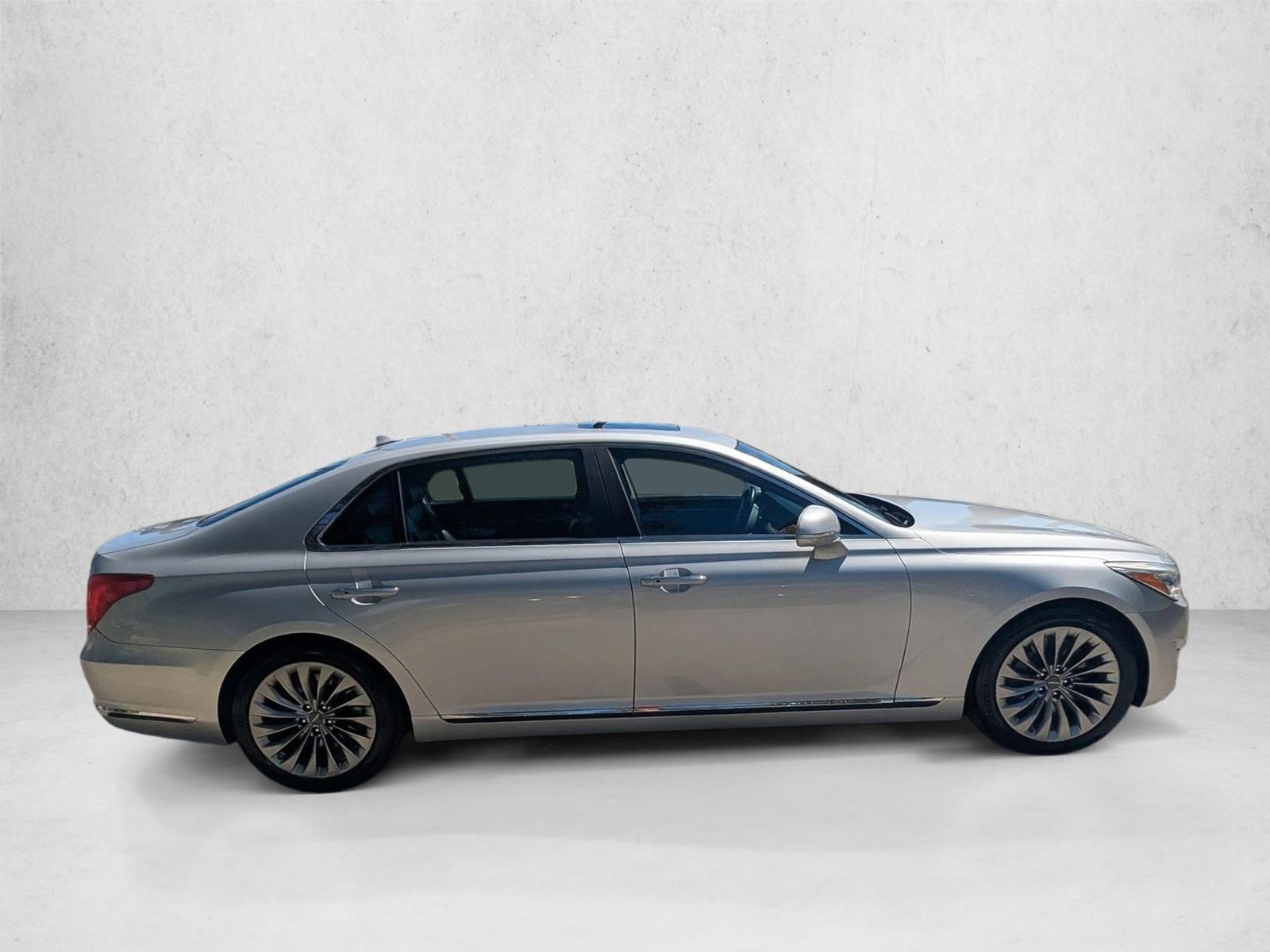 2017 Genesis G90 3.3T Premium photo 4