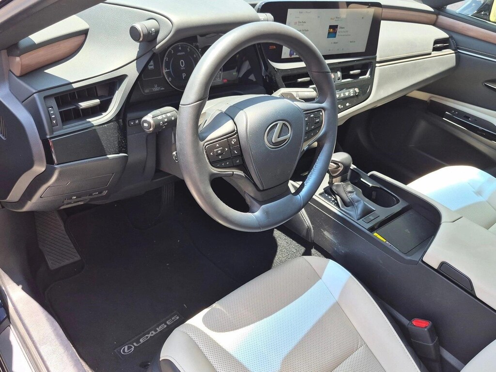 Used 2025 Lexus ES Base Sedan