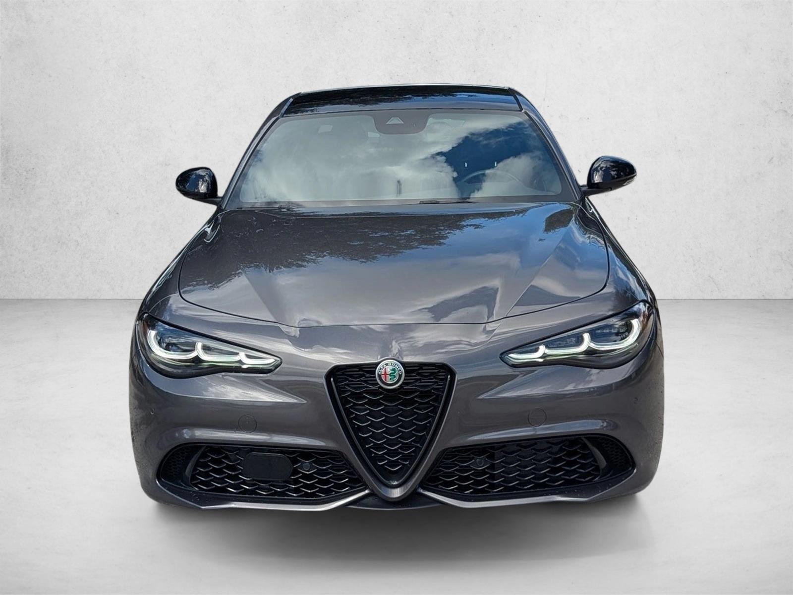 2024 Alfa Romeo Giulia Ti photo 2