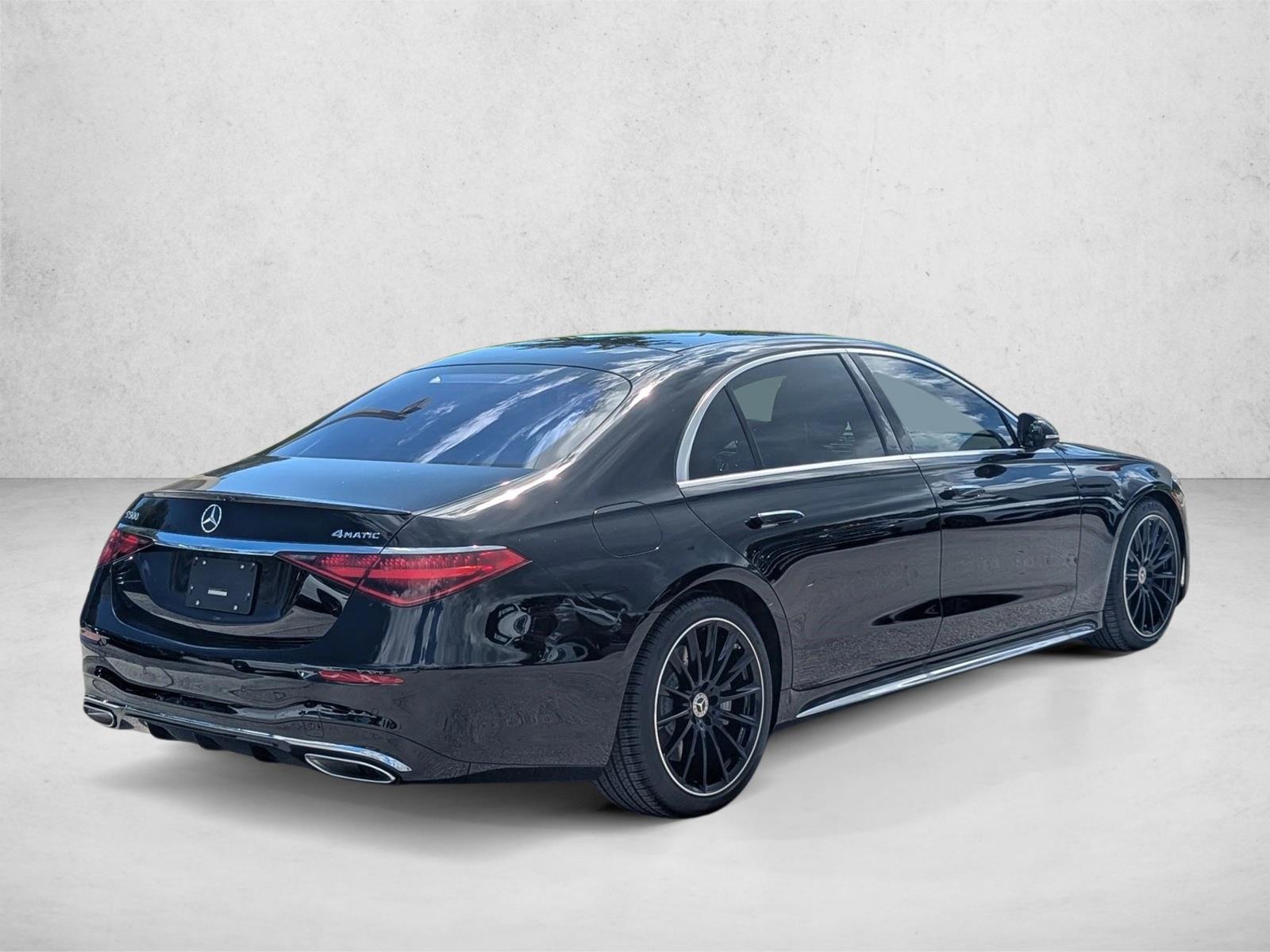 2026 Mercedes Benz S 500 4MATIC photo 2