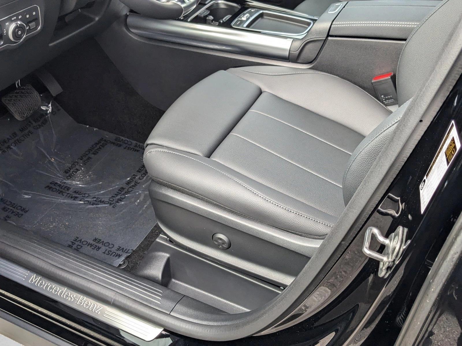 2025 Mercedes Benz GLA 250 photo 4