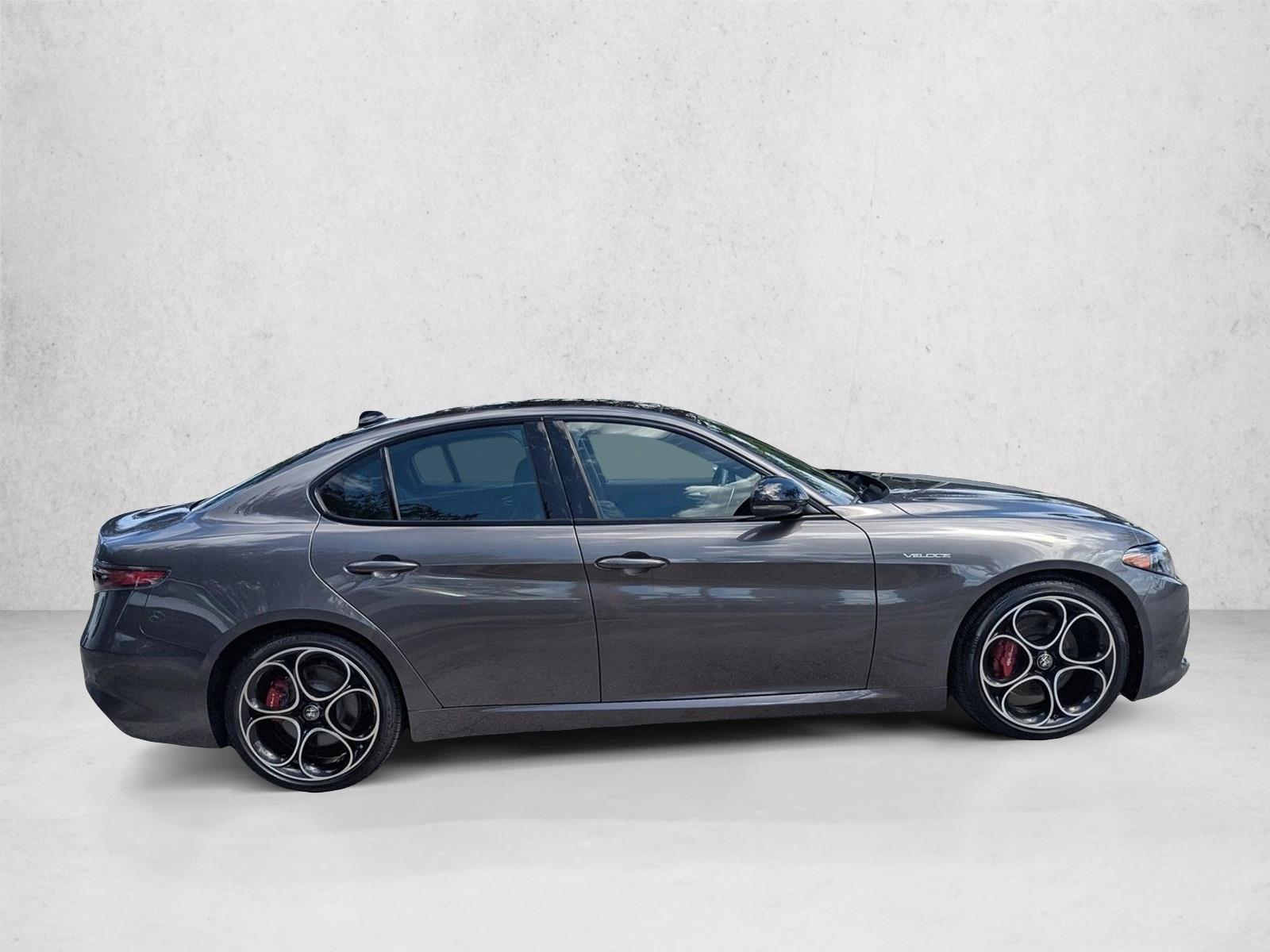 2024 Alfa Romeo Giulia Ti photo 4
