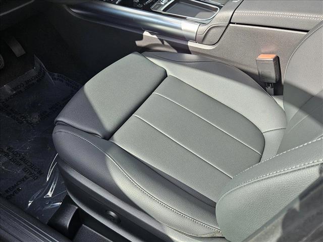 2025 Mercedes Benz GLA 250 photo 4