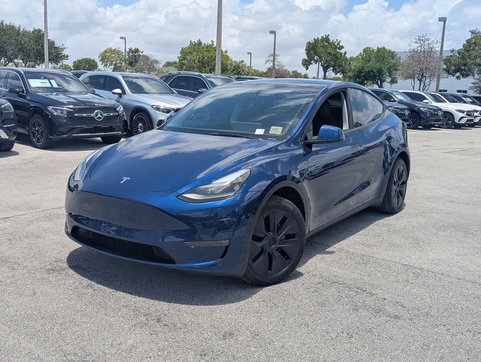 2025 Tesla Model Y Long Range Dual Motor All-Wheel Drive's photo