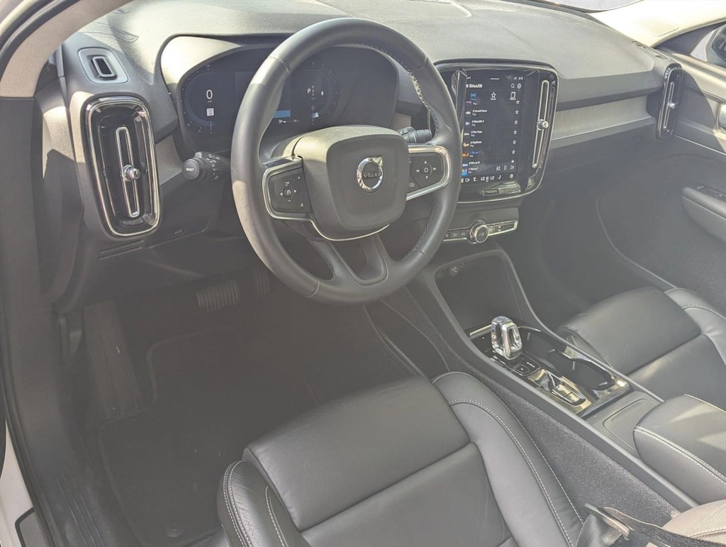 Used 2023 Volvo XC40 B5 AWD Plus Dark SUV