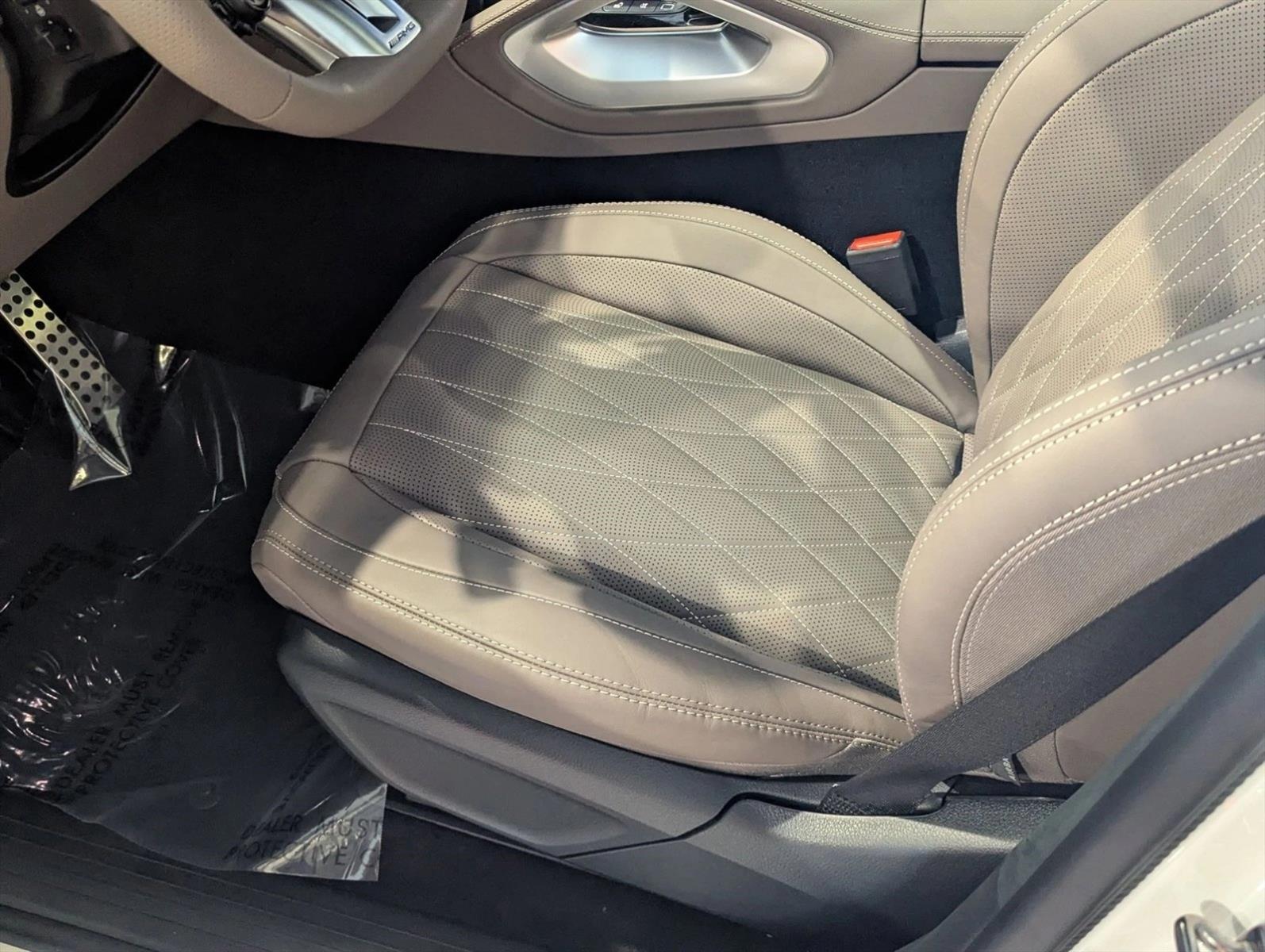 2026 Mercedes Benz GLS AMG 63 4MATIC photo 4