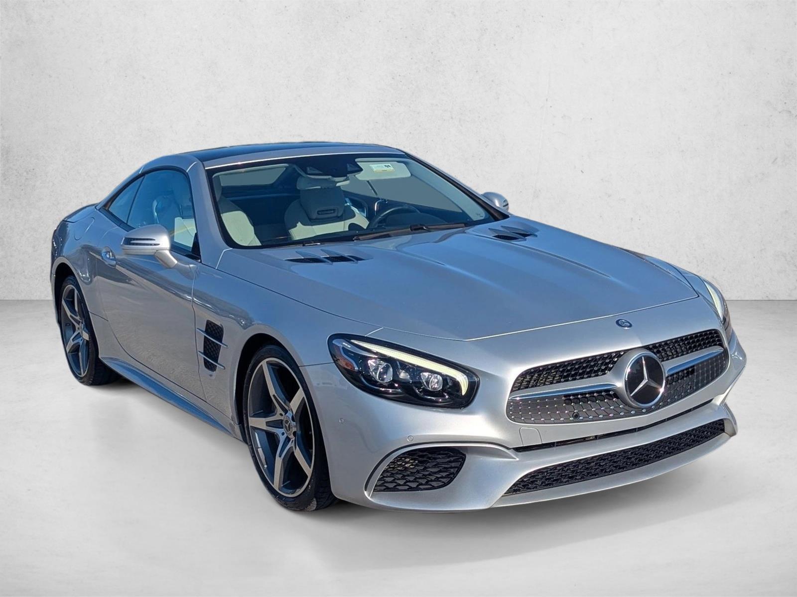 2017 Mercedes Benz SL 550 photo 3