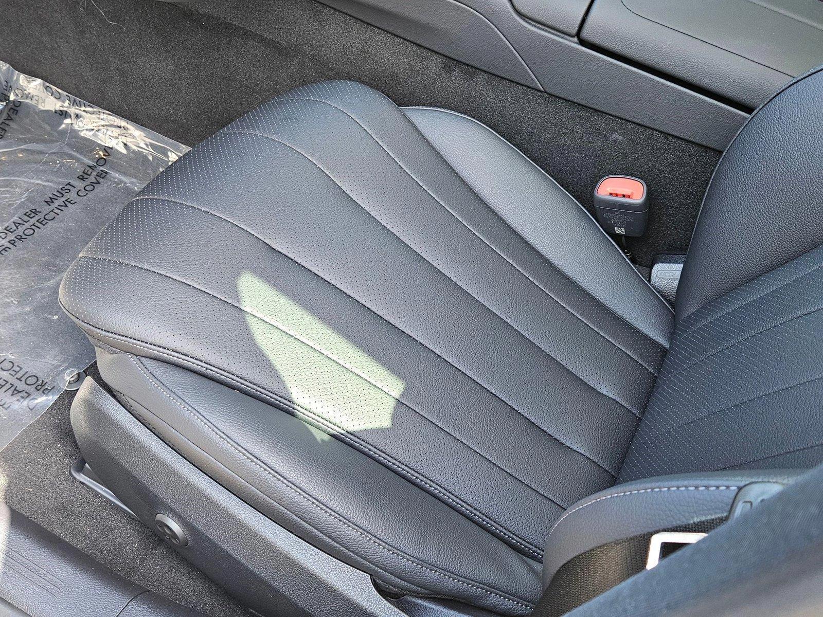 2025 Mercedes Benz E 350 4MATIC Sedan photo 4