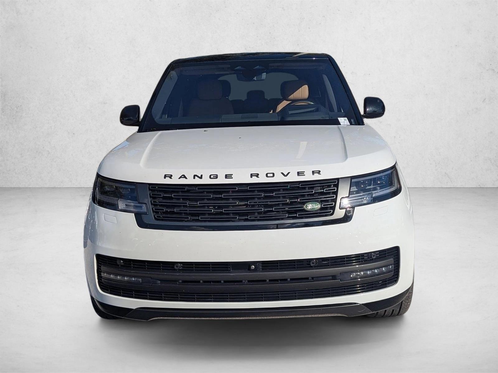 2023 Land Rover Range Rover SE photo 2