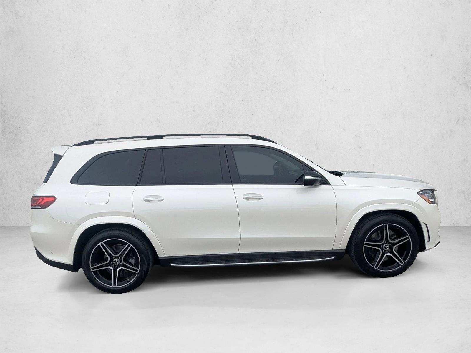 2023 Mercedes Benz GLS 450 4MATIC photo 4