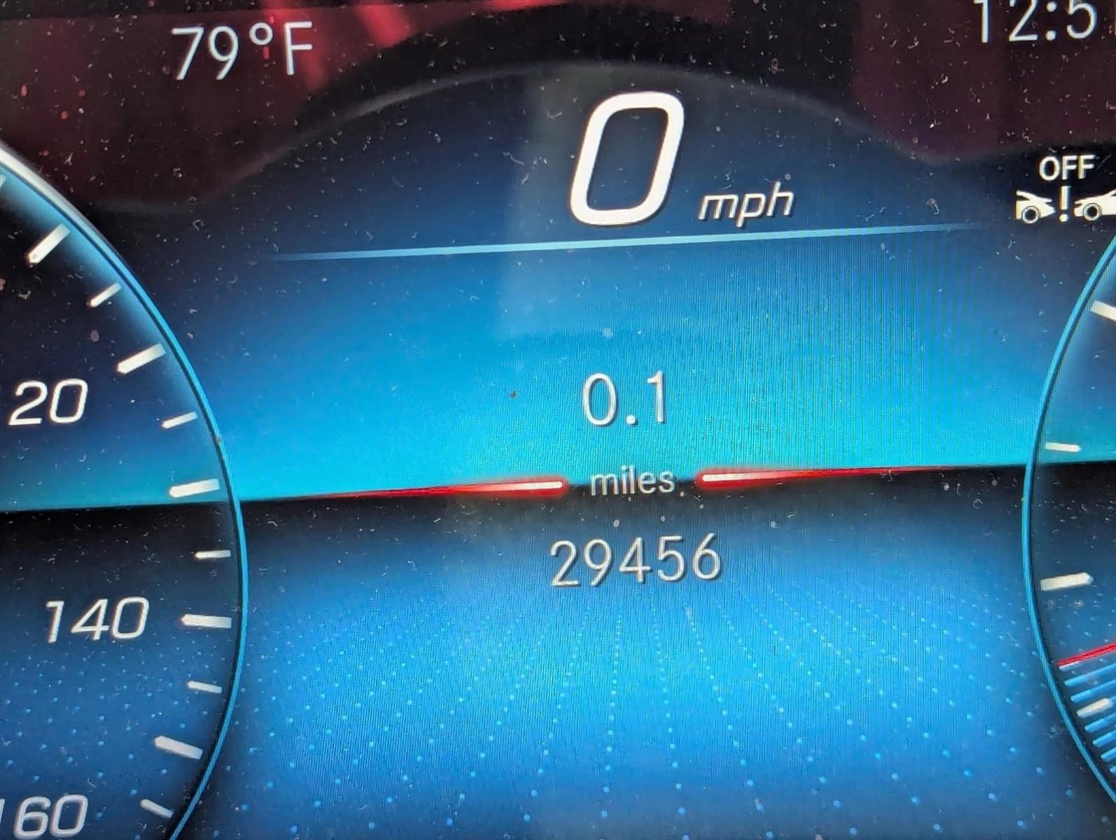 2023 Mercedes Benz GLS 450 4MATIC photo 4